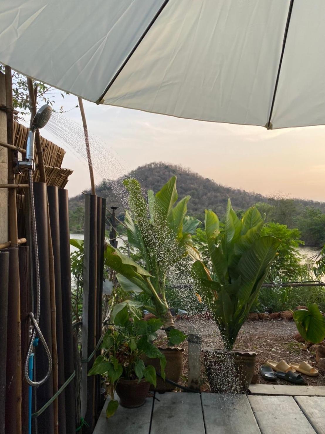 Royal Mountain Hut Hotel Ratchaburi Cameră foto