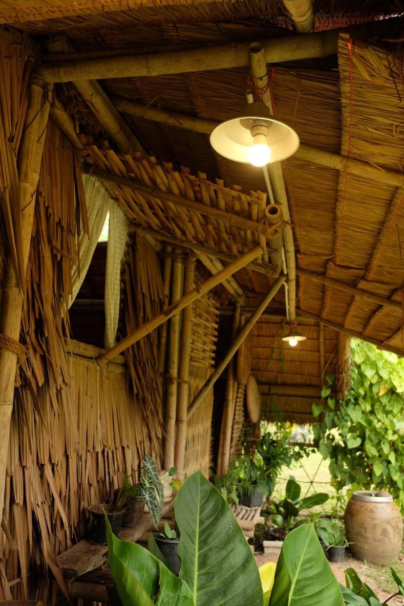 Royal Mountain Hut Hotel Ratchaburi Cameră foto