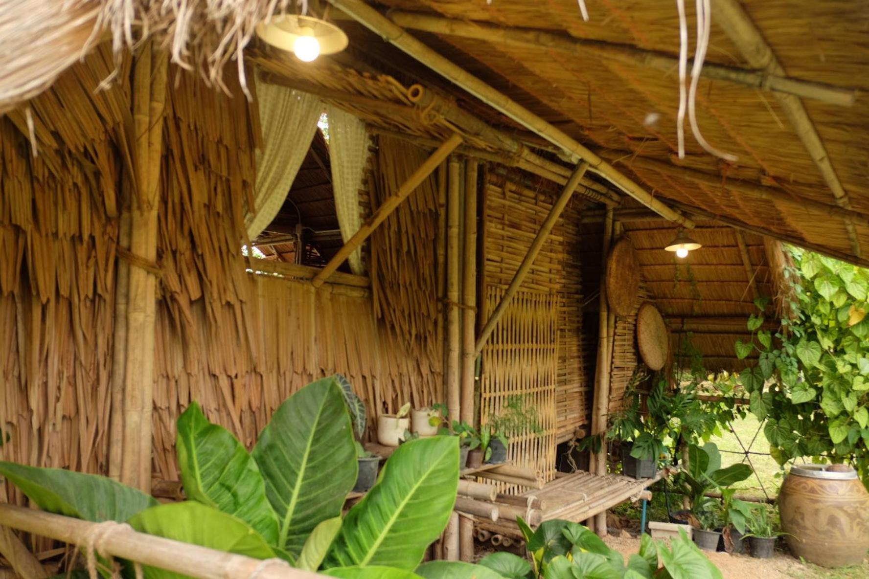 Royal Mountain Hut Hotel Ratchaburi Cameră foto