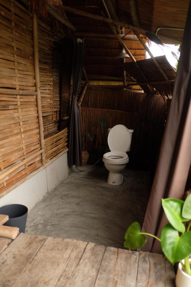 Royal Mountain Hut Hotel Ratchaburi Cameră foto