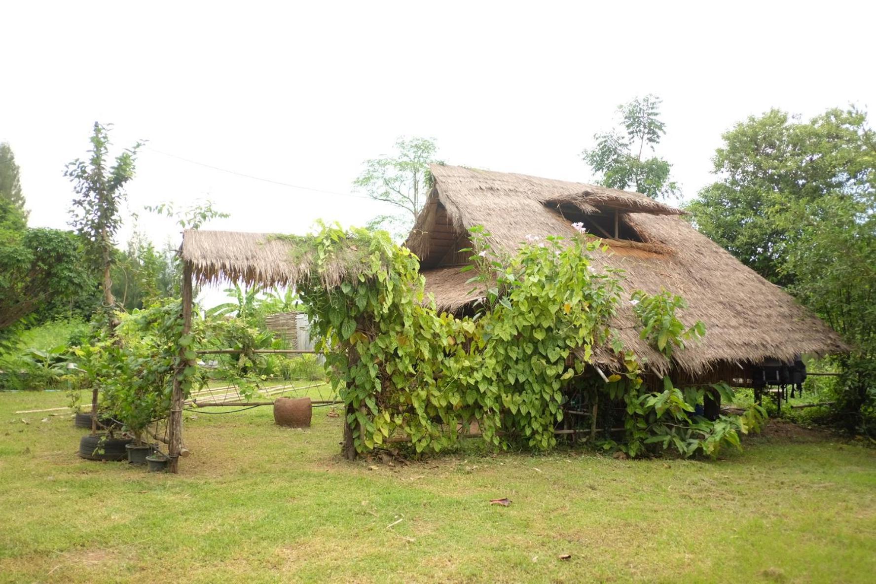 Royal Mountain Hut Hotel Ratchaburi Cameră foto